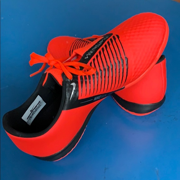 New Nike Phantom Bright Red Indoor Soccer Shoes 5 - Picture 3 of 6